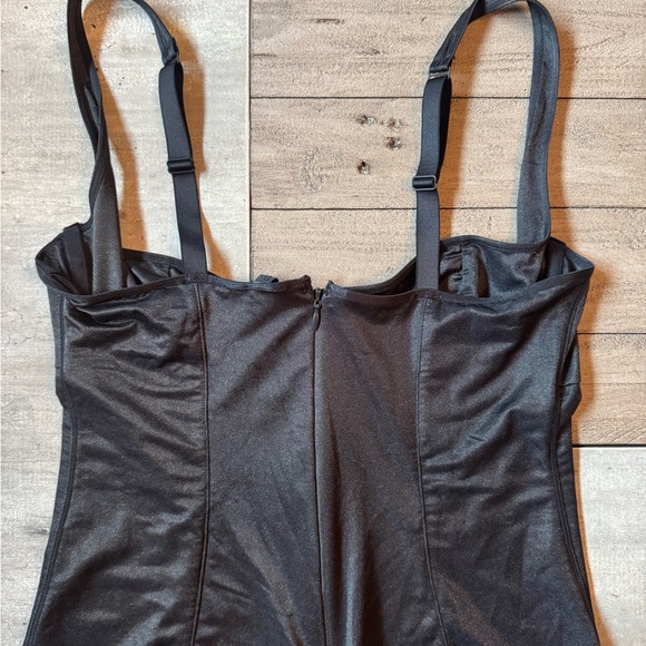 SKIMS Black Catsuit (M) - Picture 4 of 6